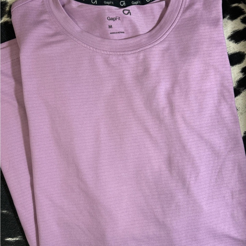 GAP Men's Lavender Short Sleeve Tee